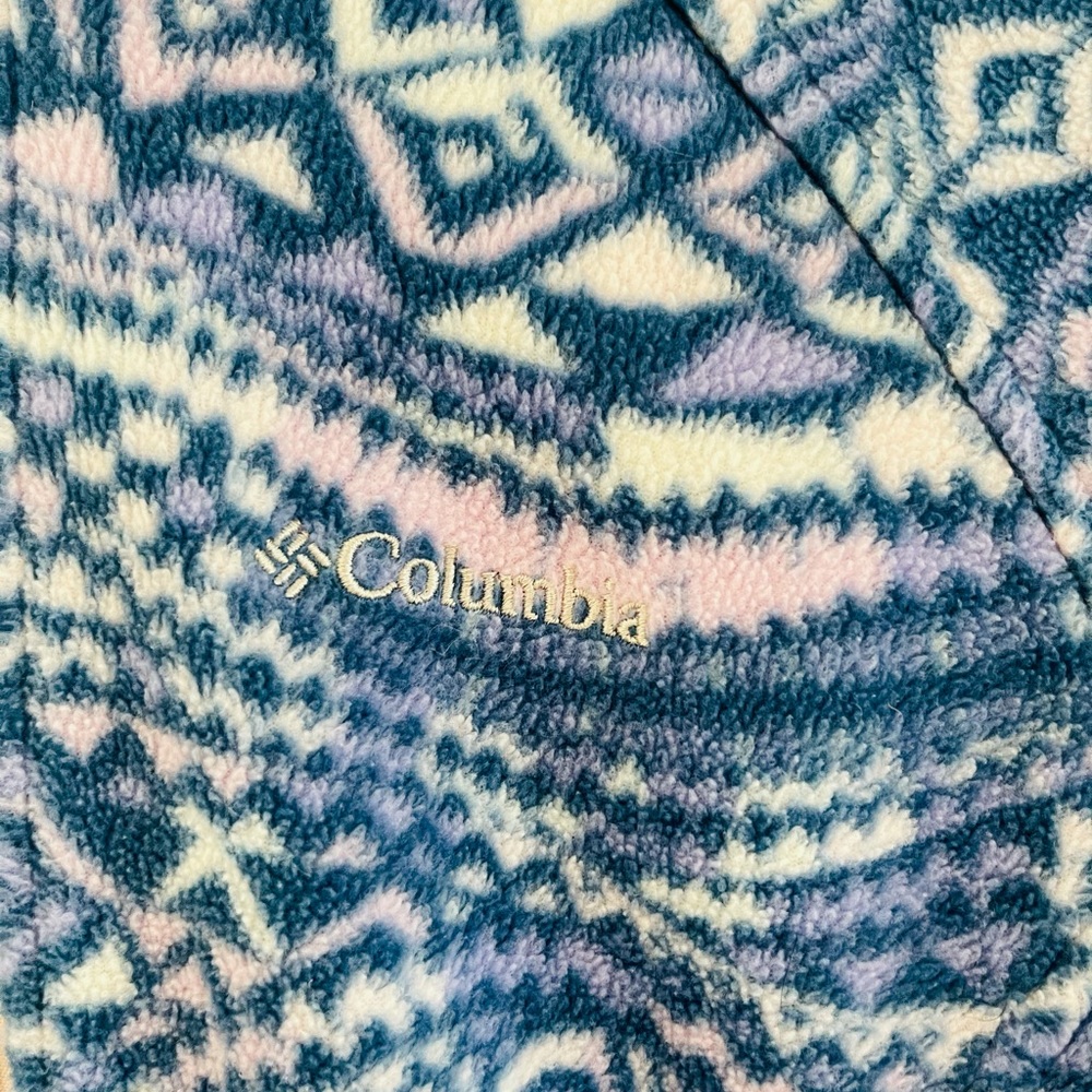Columbia Zip Up - Picture 2 of 3